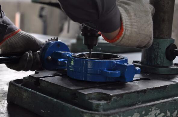 如何(he)進行閥門清(qīng)洗、研磨？